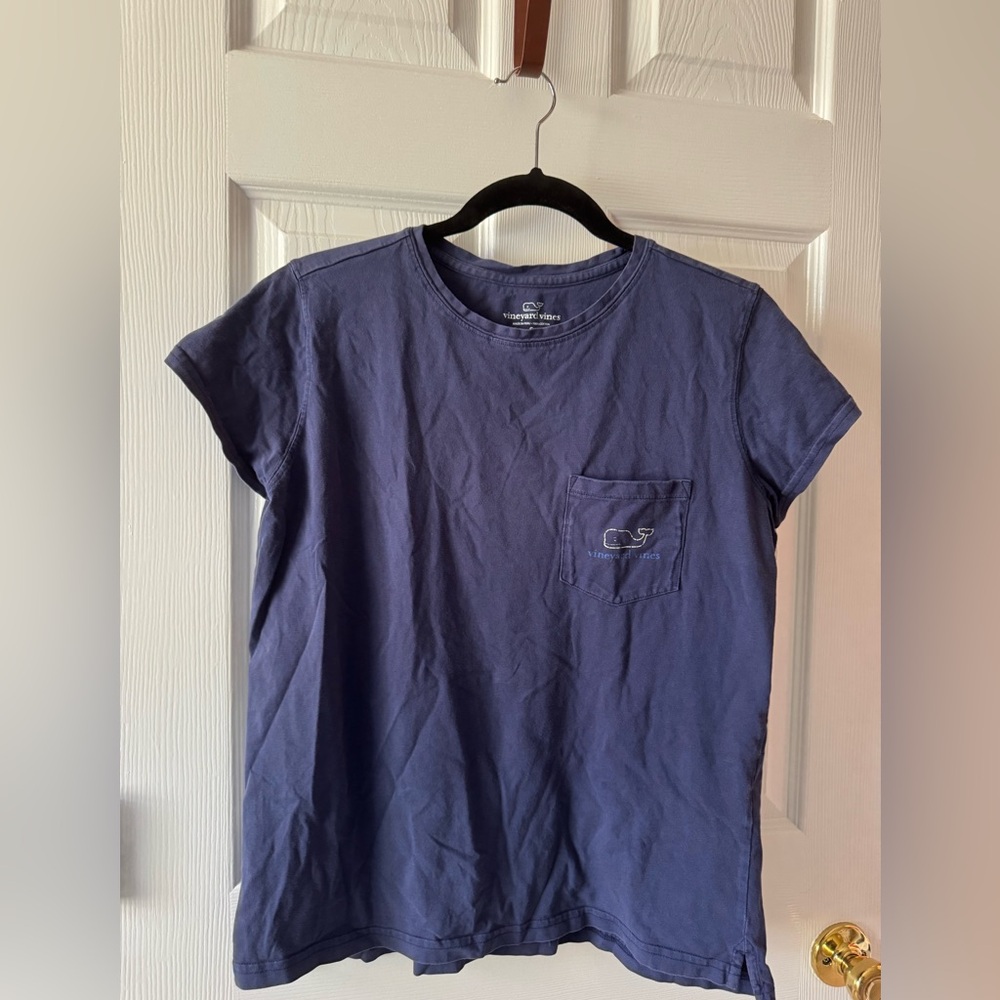 Vineyard Vines Vintage Whale Short-Sleeve Pocket Tee
Size: Small